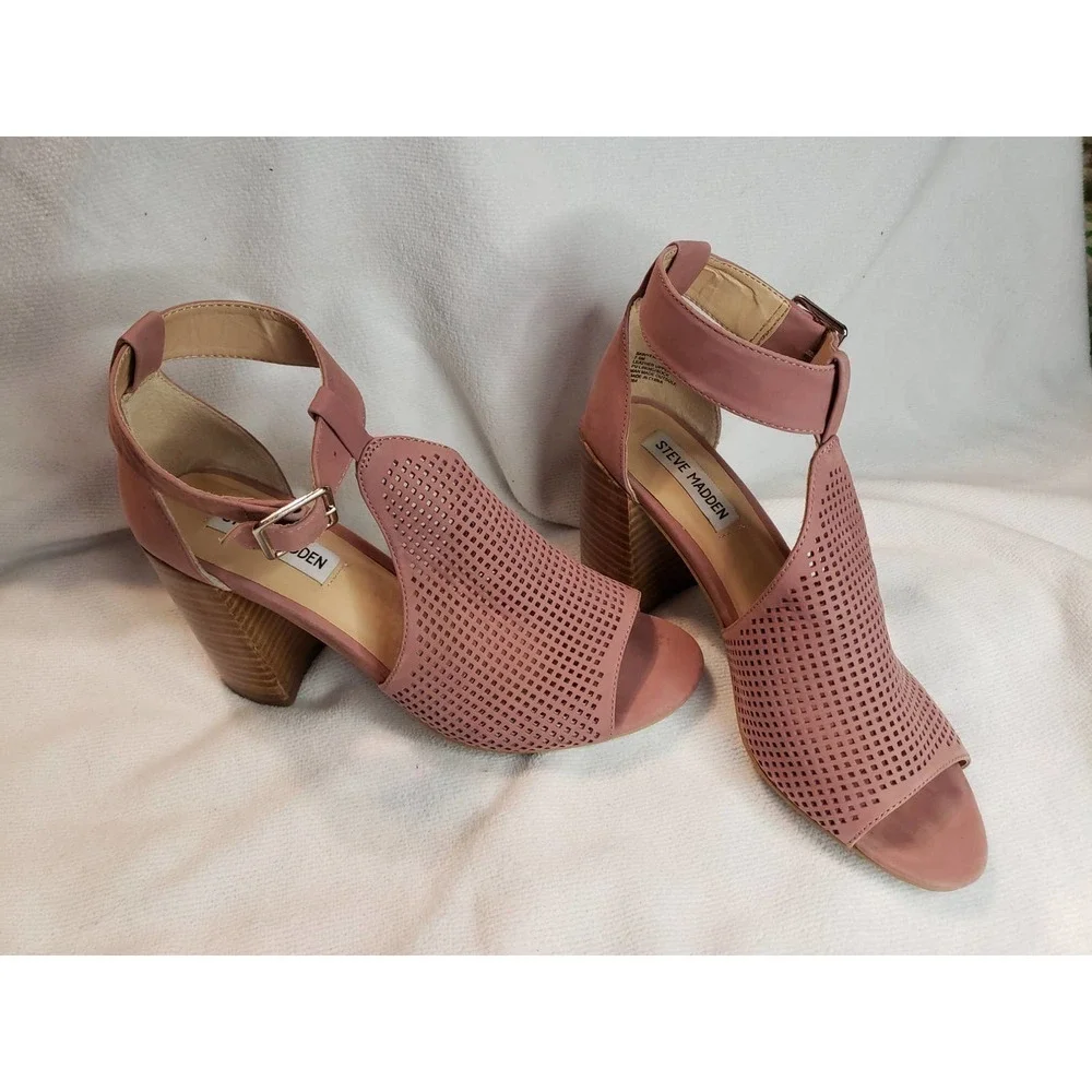 Steve Madden EUC pink/blush 7 1/2 block heel open toe shoe
